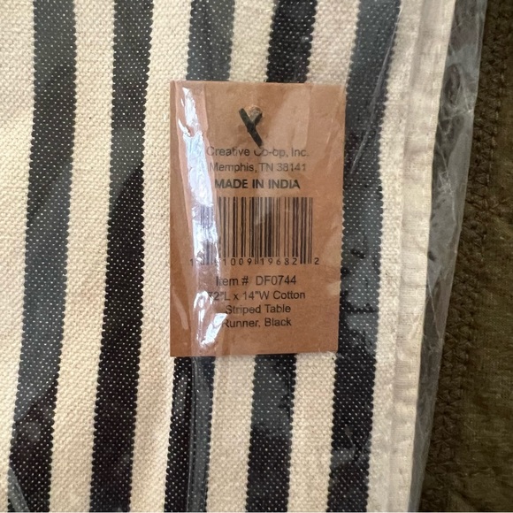 ROOLEE Home Boston striped table runner NWT - Picture 4 of 4